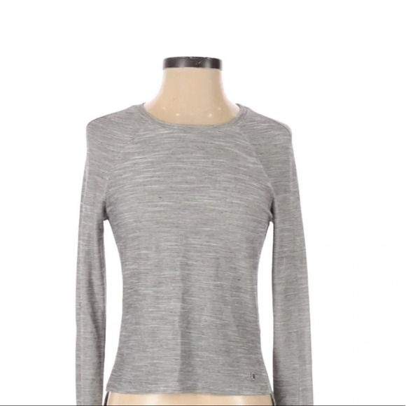 Fabletics size xsmall grey athletic shirt - Picture 1 of 3